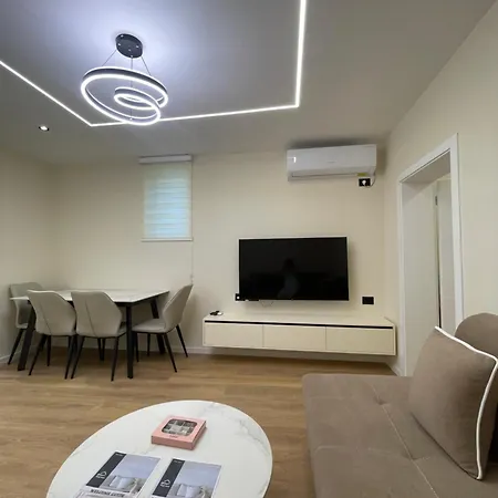 Peaceful & Spacious Couple's Modern
