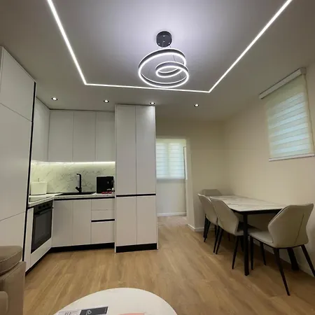 Peaceful & Spacious Couple's Modern Tirana