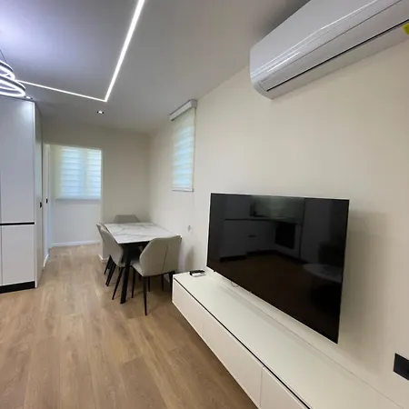 Peaceful & Spacious Couple's Modern *