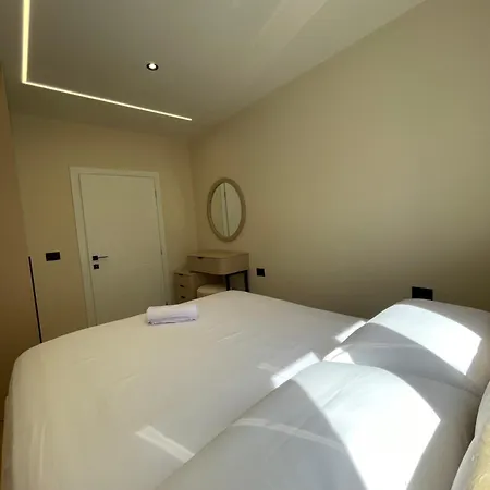 Couple's Modern Apartment *